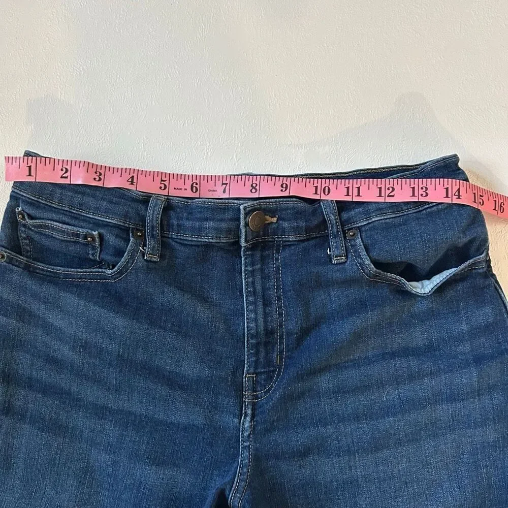 Calvin Klein Jeans Denim Cuffed Shorts Women’s Size 8